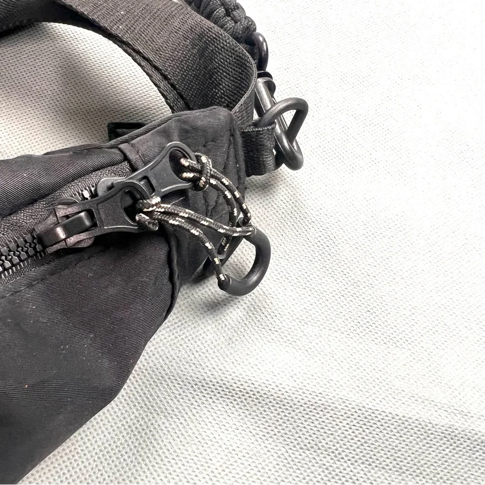 BEIS The Sport Pack Fanny Pack Belt Bag Crossbody Black Travel - Picture 3 of 8